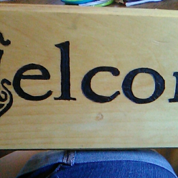 Welcome sign - Picture 3 of 4